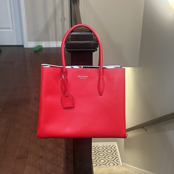 Red Kate Spade bag. Great condition! - Picture 14 of 16
